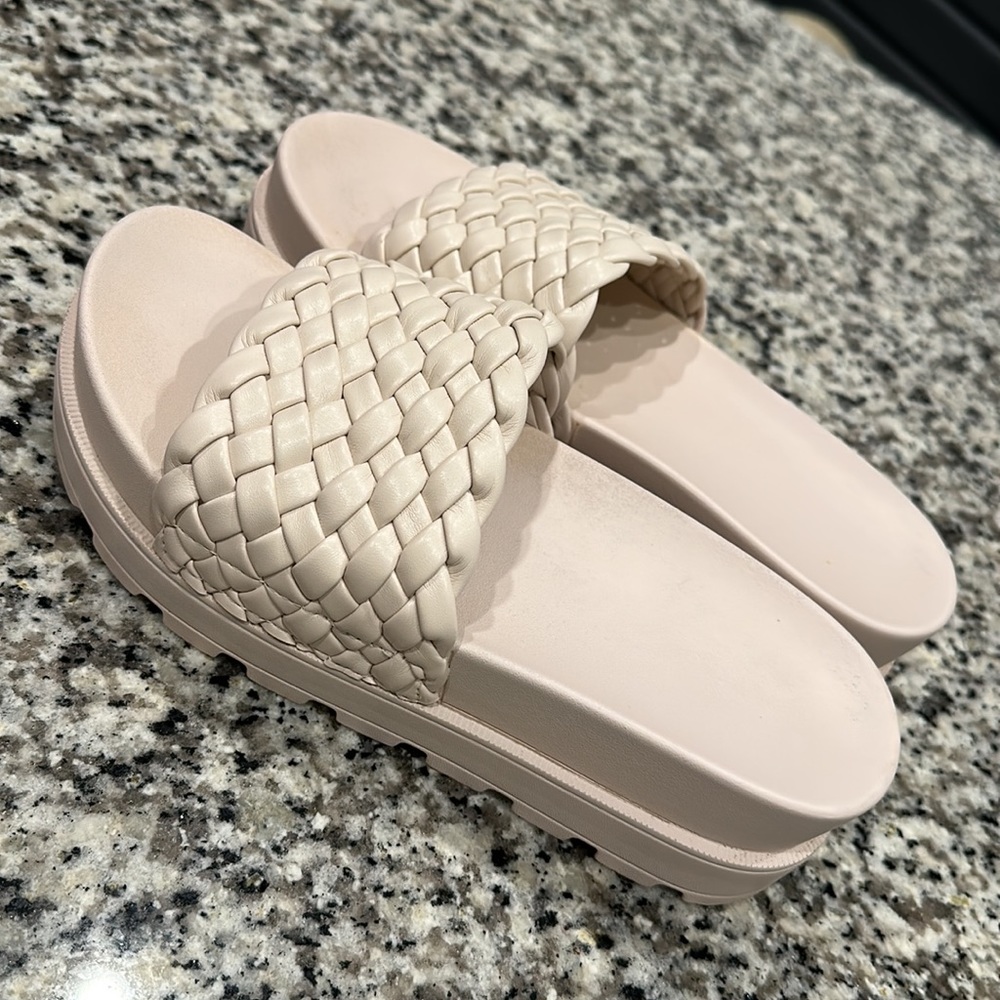 Thick Soled platform sandals. NWT. Size 7 women. - Picture 10 of 12
